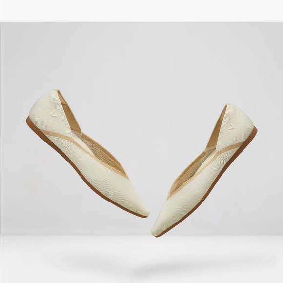 Pointed-Toe V-Cut Flats (Vienna 2.0) 38.5 - Picture 2 of 10